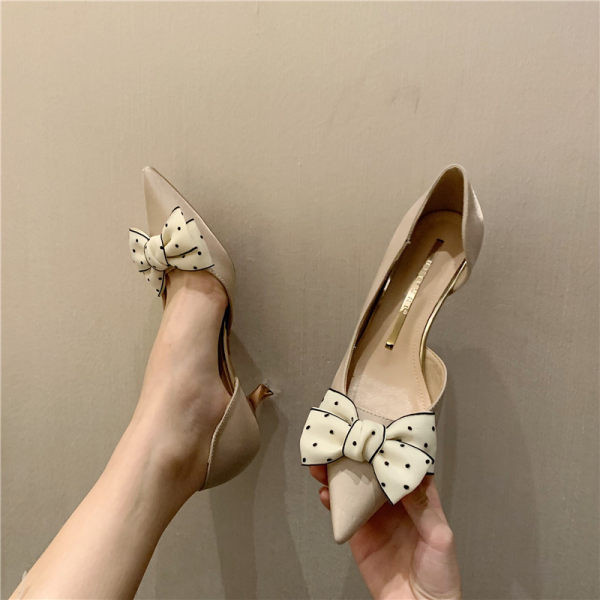 Moderne ženske cipele s petom od 5 cm i trakom na točkice