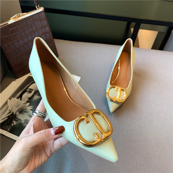 Moderne ženske cipele od umjetne kože sa metalnim elementom