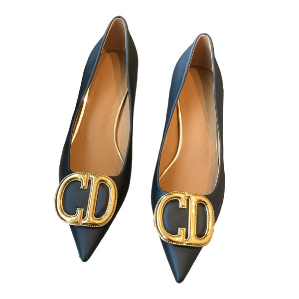 Moderne ženske cipele od umjetne kože sa metalnim elementom