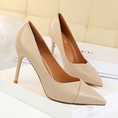 Elegantne ženske kožne cipele s tankom petom