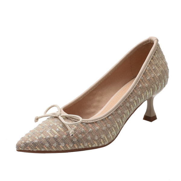 Sieviešu apavu smails modelis ar lenti un papēdi