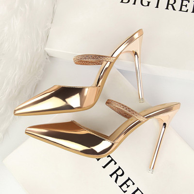 Elegantne špicaste ženske sandale na tanku petu