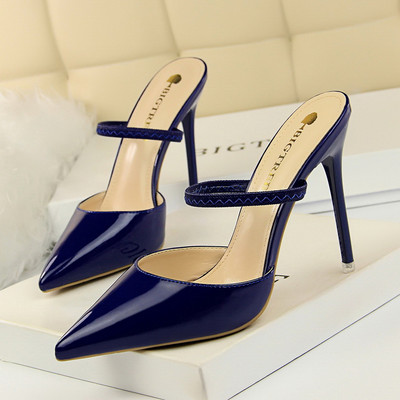 Elegantne špicaste ženske sandale na tanku petu