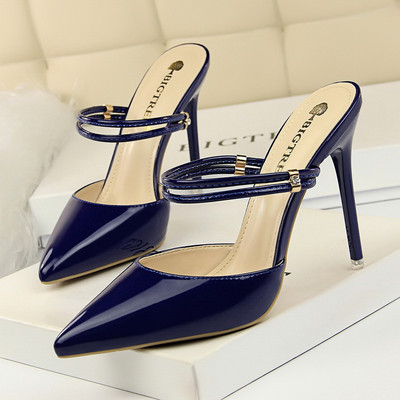 Moderne ženske kožne sandale na tanku petu