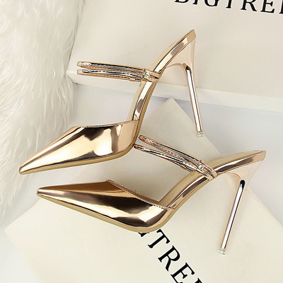 Moderne ženske kožne sandale na tanku petu