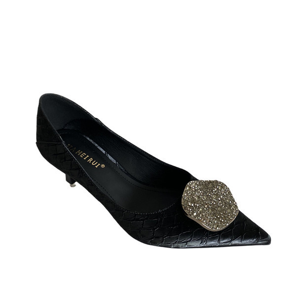 Novi model ženskih cipela od umjetne kože na petu 5 cm