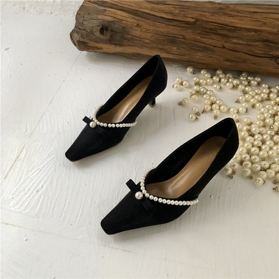 Moderne ženske cipele s visokom petom i biserima