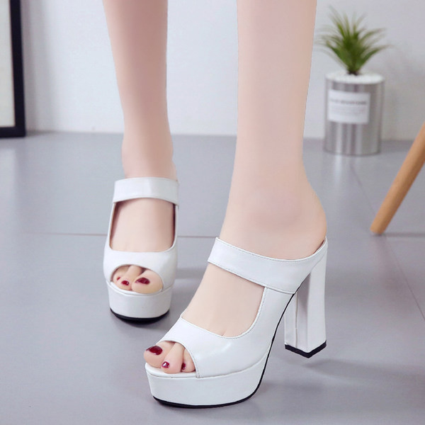 Ženske cipele od eko kože sa debelom petom