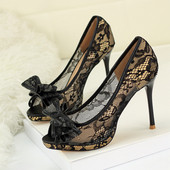 Elegantne ženske čipkaste cipele s vrpcom i petom od 9,5 cm