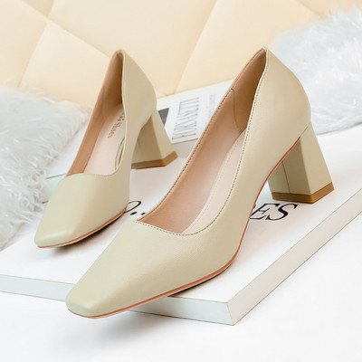 Moderne ženske cipele od eko kože sa debelom petom