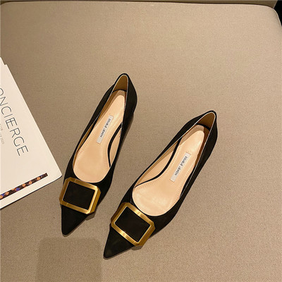 Novi model ženskih cipela sa kopčom u tri boje