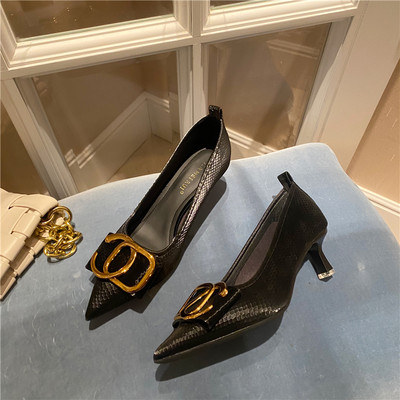 Moderne ženske cipele na visoku petu 5 cm - tri boje