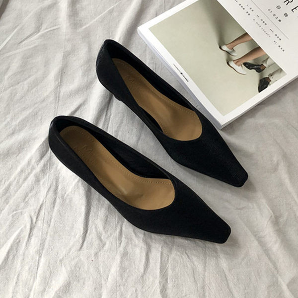 Novi model ženskih cipela na visoku petu - u crnoj i bež boji