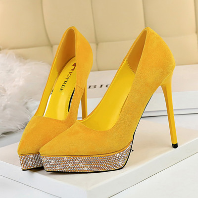 Visoke ženske cipele od eko antilopa i kamenčića