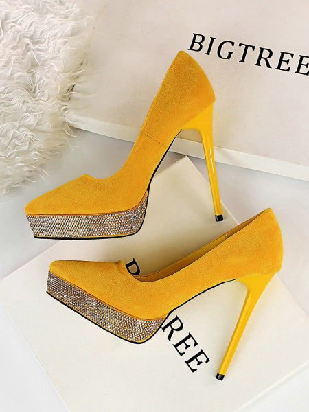 Visoke ženske cipele od eko antilopa i kamenčića