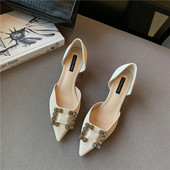 Novi model ženskih cipela sa metalnom kopčom sa kamenčićima