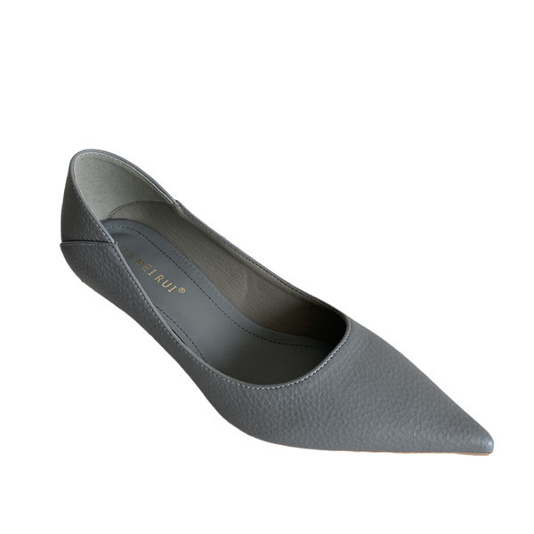 Moderne ženske cipele od eko kože na četvrtastu petu