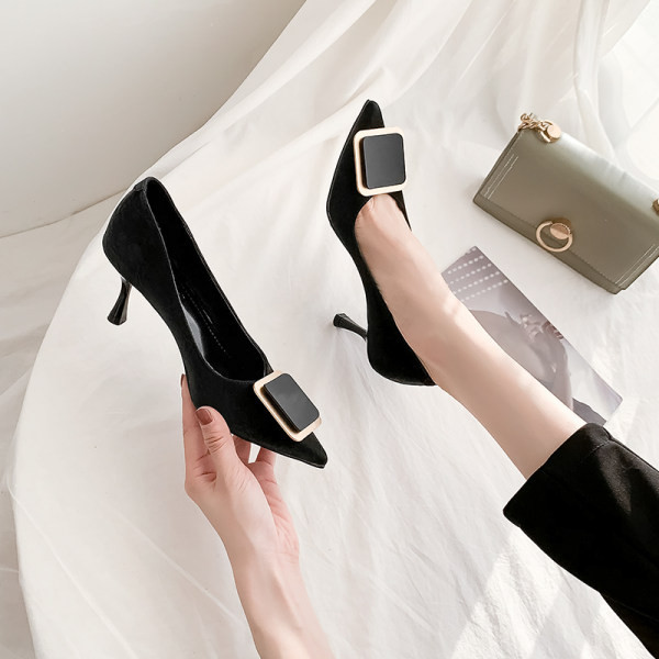 Ženske cipele sa kopčom u dvije boje i visoke pete