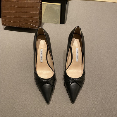 Novi model ženskih kožnih cipela na visoku tanku petu