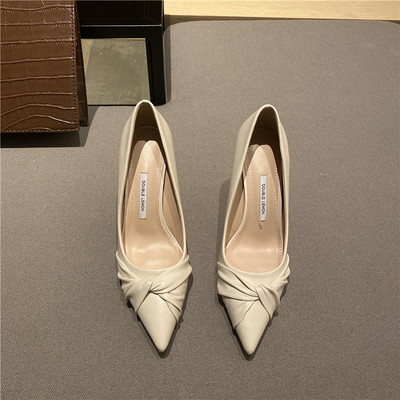 Novi model ženskih kožnih cipela na visoku tanku petu