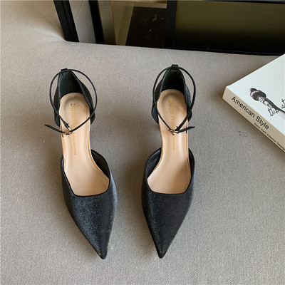 Novi model ženskih cipela na visoku petu i remenčić