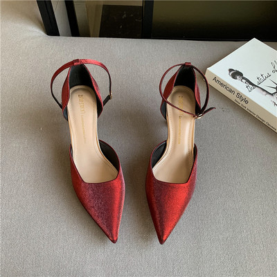 Novi model ženskih cipela na visoku petu i remenčić