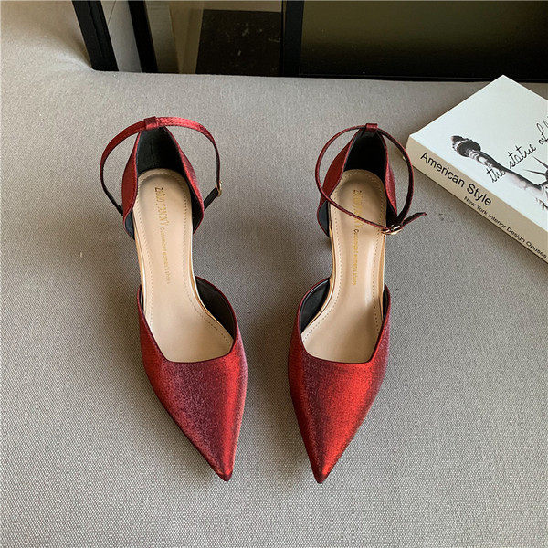 Novi model ženskih cipela na visoku petu i remenčić