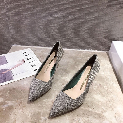 Novi model ženskih cipela na špic - na visoku petu