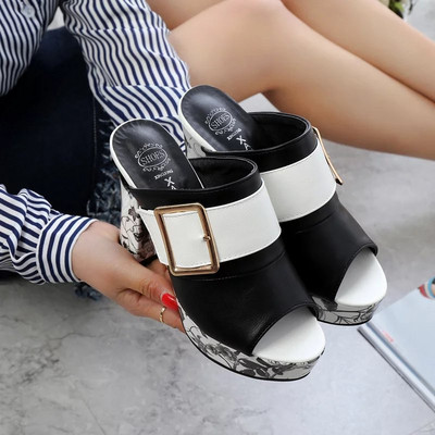 Moteriški batai storu kulnu ir sagtimi