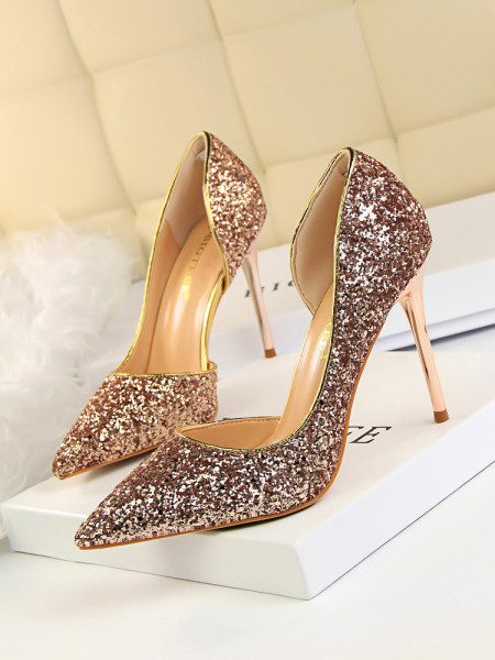 Ženske cipele s izrezom i sjajnim česticama