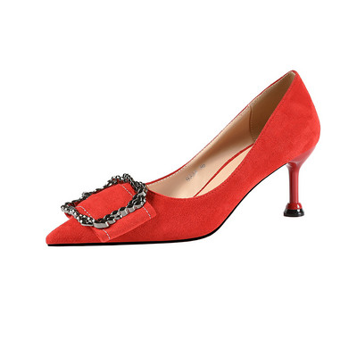 Izoštreni model ženskih cipela od eko brušene kože sa kopčom