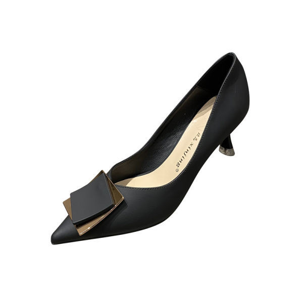 Moderne ženske cipele od eko kože sa kopčom - crne i bež boje