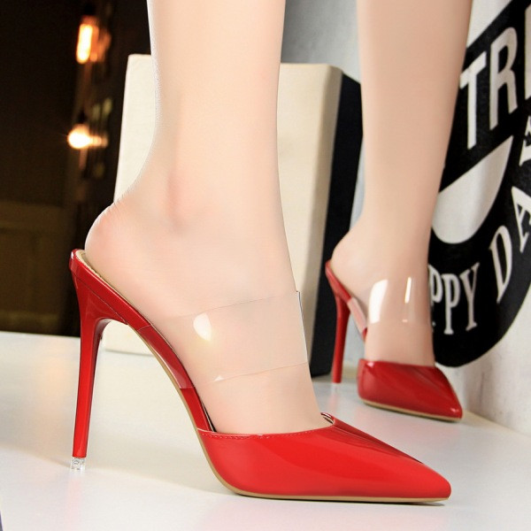 Modernas sieviešu čības no eko ādas un silikona lencēm