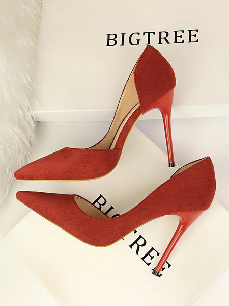 Öko-seemisnahast väljalõigatud osadega naiste kingad