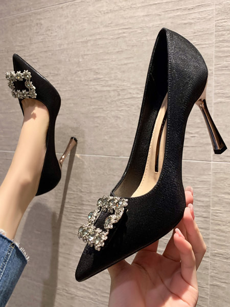 Pantofi moderni cu varf din piele intoarsa ecologica cu pietre