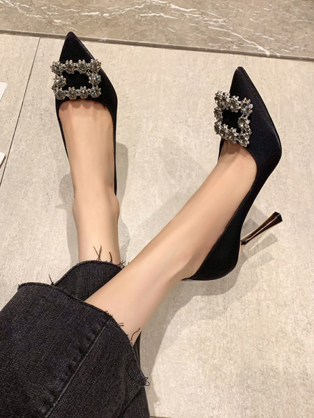 Pantofi moderni cu varf din piele intoarsa ecologica cu pietre