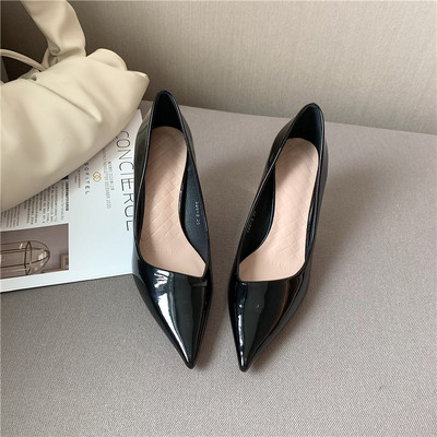 Ženske lakirane cipele na petu 7 cm u tri boje