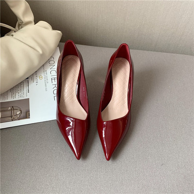 Ženske lakirane cipele na petu 7 cm u tri boje