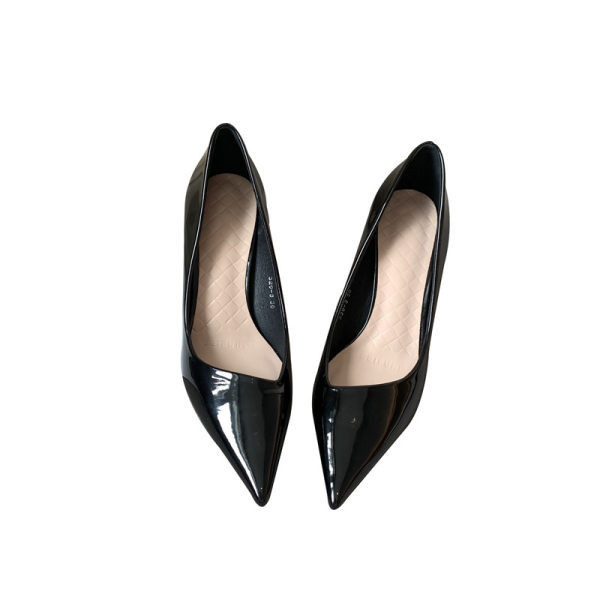 Ženske lakirane cipele na petu 7 cm u tri boje