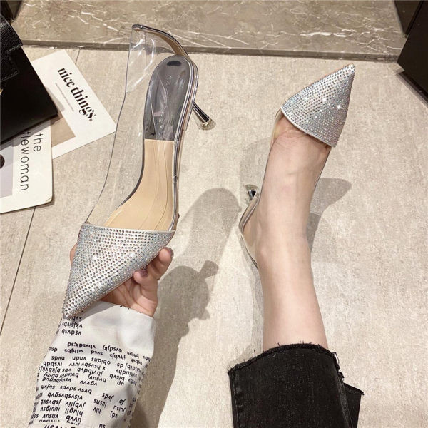 Moderne ženske cipele na špic s visokom petom i kamenčićima