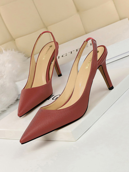 Ženske casual sandale na srednju petu od eko kože