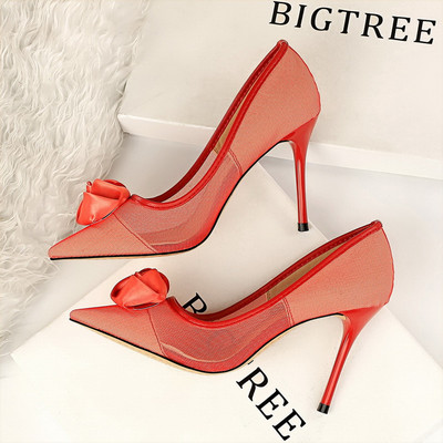 Ženske tekstilne cipele sa 3D elementom