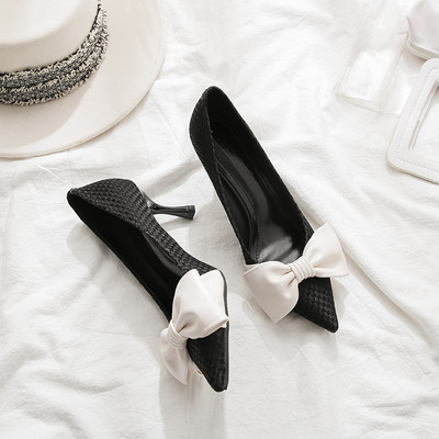 Ženske cipele sa trakom i tankom petom u dvije boje