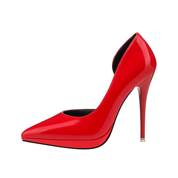 Ženske lakirane cipele s izrezima s petom i platformom