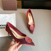 Moderne ženske cipele na špic u tri boje