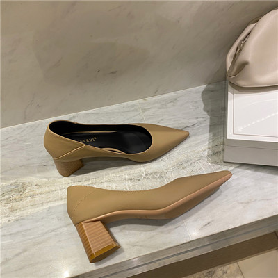 Novi model ženskih kožnih cipela na petu visine 5 cm