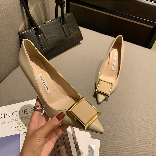 Novi model ženskih cipela od eko kože sa petom visine 8 cm