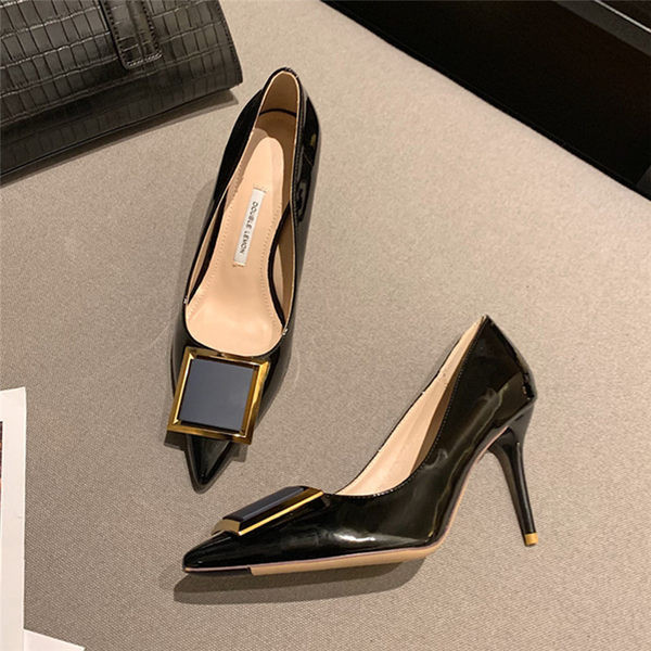 Novi model ženskih cipela od eko kože sa petom visine 8 cm