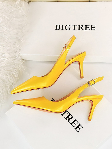 Ženske sandale sa srednjom potpeticom i špicastim vrhom