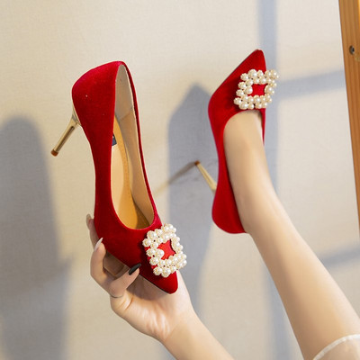 Ženske moderne cipele s kopčom i visokom petom u crvenoj boji